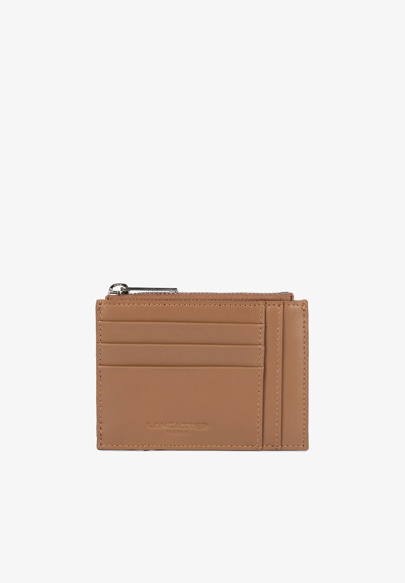 Petit porte-cartes en cuir fauve avec trois emplacements pour cartes, une poche latérale et un compartiment zippé sur le dessus.