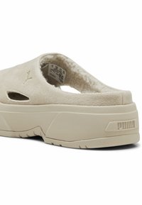 Puma CA  FROST EXPLORER  - Zoccoli - desert dust-calming green