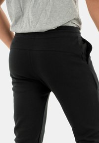 le coq sportif ESSENTIELS - Pantaloni sportivi - noir