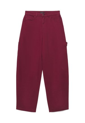Hoch taillierte, weit geschnittene burgunderrote Hose mit vorderen Taschen, Gürtelschlaufen, Knopfverschluss und einem kleinen seitlichen Schlaufen-Detail am rechten Hosenbein.