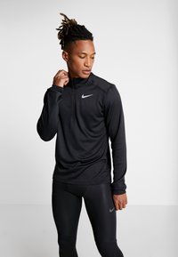 Nike Performance - M NK PACER TOP HZ - Bluză cu mânecă lungă - black/reflective silver Imagine miniatură 1