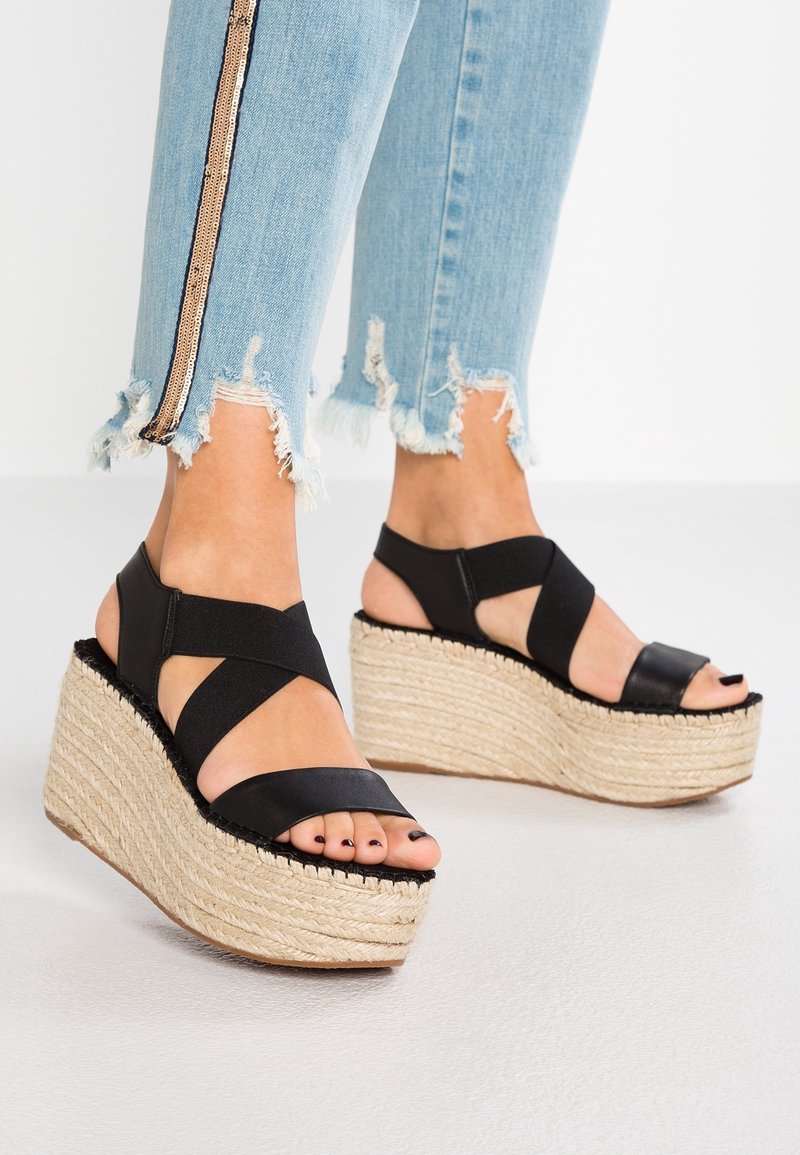 Vidorreta Sandały na obcasie