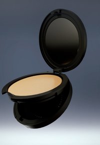 MAC STUDIO FIX POWDER PLUS FOUNDATION REFILL - Foundation - n4.5 beige