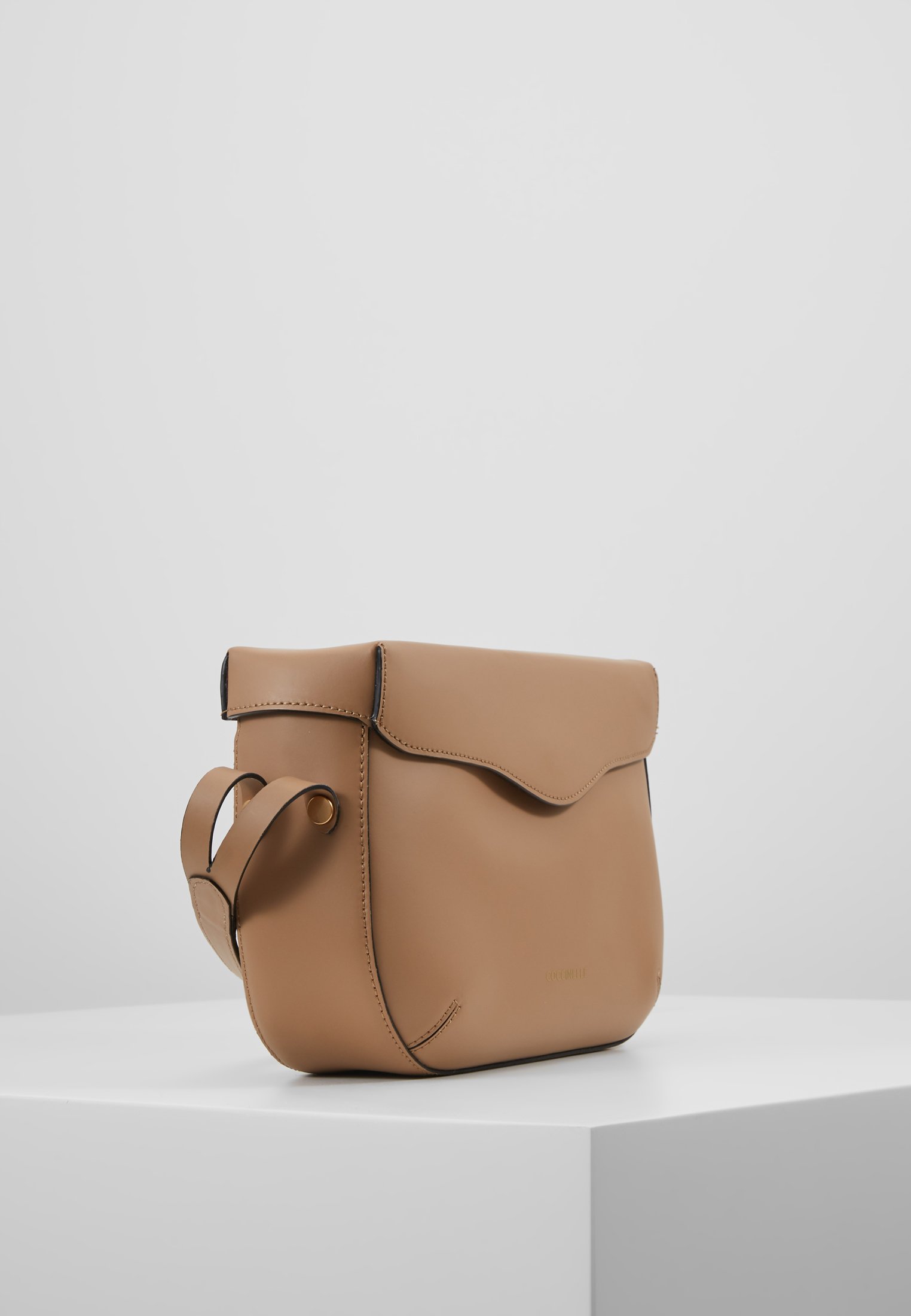 Coccinelle Skulderveske desert Zalando.no Coccinelle Skulderveske desert Zalando.no