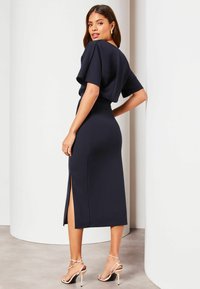 Lipsy V NECK FLUTTER SLEEVE BELTED PETITE - Pouzdrové šaty - navy blue