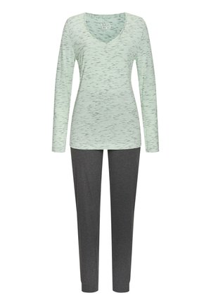 Helles grünes Langarmshirt mit V-Ausschnitt und strukturiertem Muster, kombiniert mit dunkelgrauen Hosen. Weicher Stoff, lässiges Design, entspannte Passform.