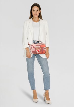 Fjällräven, KÅNKEN GRAPHICS HIP PACK UNISEX - Gürteltasche - chalk rose/ hidden animals