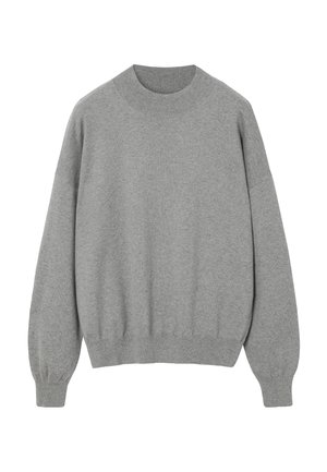 Pull gris en tissu doux, avec un col rond, des épaules tombantes, et des poignets et un ourlet côtelés. Design simple et classique.