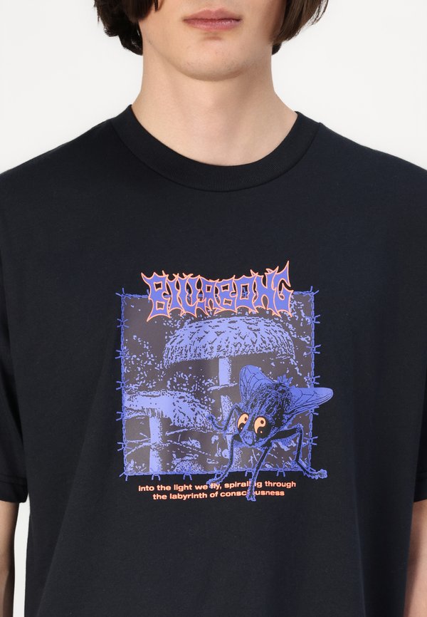 NIGHT FLY - Print T-shirt2