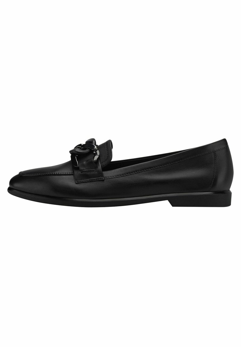 Mocassin plat en cuir noir avec un bout arrondi pointu et un gros détail chaîne noire sur le dessus.