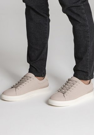 Gianni Kavanagh, GIANNI KAVANAGH SNEAKERS | MEN CAMEL GK SMART SNEAKERS - Zapatillas skate - camel
