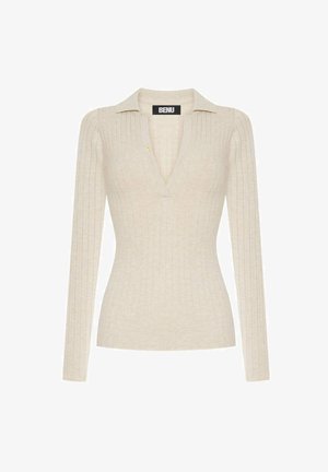 Beige lange mouwen gebreide top met een geribde textuur, V-hals en een kraag. Heeft een kleine gouden accent aan de linkerkant bij de kraag.