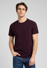 Lee SHORT SLEEVE ULTIMATE POCKET - Camiseta básica - deep wine