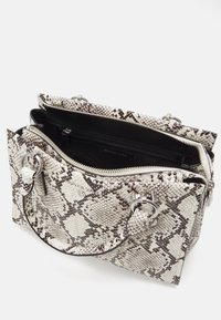 MICHAEL Michael Kors MARILYN SATCHEL - Håndtasker - natural