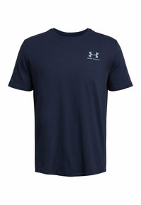 Námořnická modrá tričko s krátkým rukávem vyrobené z měkké látky a s kulatým výstřihem. Na hrudi se nachází světle šedé logo Under Armour.
