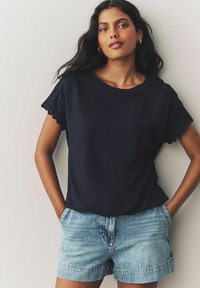 Next - REGULAR FIT - SHORT SLEEVE   - Print T-shirt - navy Thumbnail Image 1
