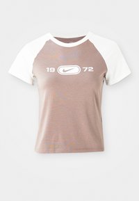 TEE - T-shirt estampada - sail/mink brown