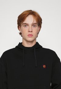 Santa Cruz CLASSIC LABEL HOOD - Camisola - black