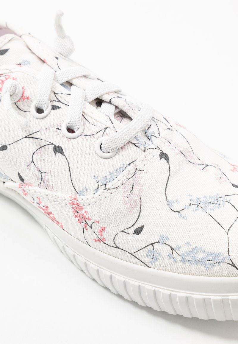 Damen Sneaker low | Timberland NEWPORT BAY BUMPER TOE Sneaker low white/mehrfarbig - GQ50422 Damen Sneaker low | Timberland NEWPORT BAY BUMPER TOE Sneaker low white/mehrfarbig - GQ50422