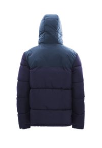 Giubbotto imbottito in blu navy e blu scuro, con cappuccio, design trapuntato con cuciture orizzontali e una texture liscia e lucida.