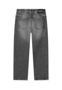 Graue Jeans aus Denim mit elastischem Bund, zwei Gesäßtaschen und einem schwarzen Etikett mit dem Text "BALLIN" auf der rechten Seite.