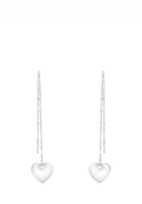 Silverfärgade örhängen med genomskinliga hjärtformade hängen på tunna kedjor, med minimalistisk design och slät yta.