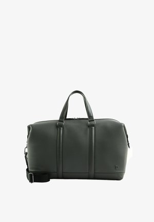 Sac de sport en cuir noir avec deux poignées et une sangle d'épaule réglable, présentant une surface texturée et un petit logo métallique près de la base.