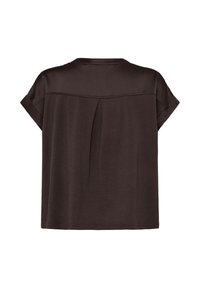 Blouse marron foncé à manches courtes avec un empiècement au dos et un pli creux central inversé.