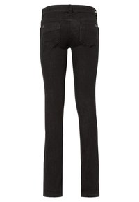 Jeans de mezclilla negra con corte ajustado. Tienen una cinturilla estándar, cinco bolsillos y un detalle de costura mínima en la parte trasera.