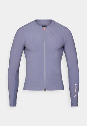 Cyklistický dres s dlouhým rukávem v světle fialové barvě s texturovaným vzorem včelí plástve, přední zip a "isadore" vytištěné růžovou barvou na rukávu.