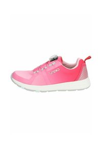 Scarpa sportiva rosa con design a gradiente, dettagli in rete e suola bianca. Presenta un sistema di lacci regolabile e un marchio sul lato.