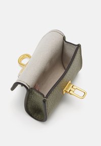 Coccinelle BEAT  - Andre accessories - laurel green