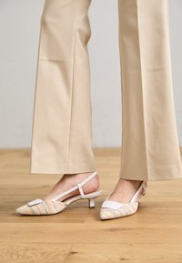 Non sélectionné, white/multi-coloured