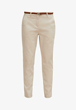 Beige Hosen aus glattem Stoff, mit schmalem Schnitt, Fronttaschen und einem braunen Gürtel mit einer runden Schnalle. Sauberes, minimalistisches Design.