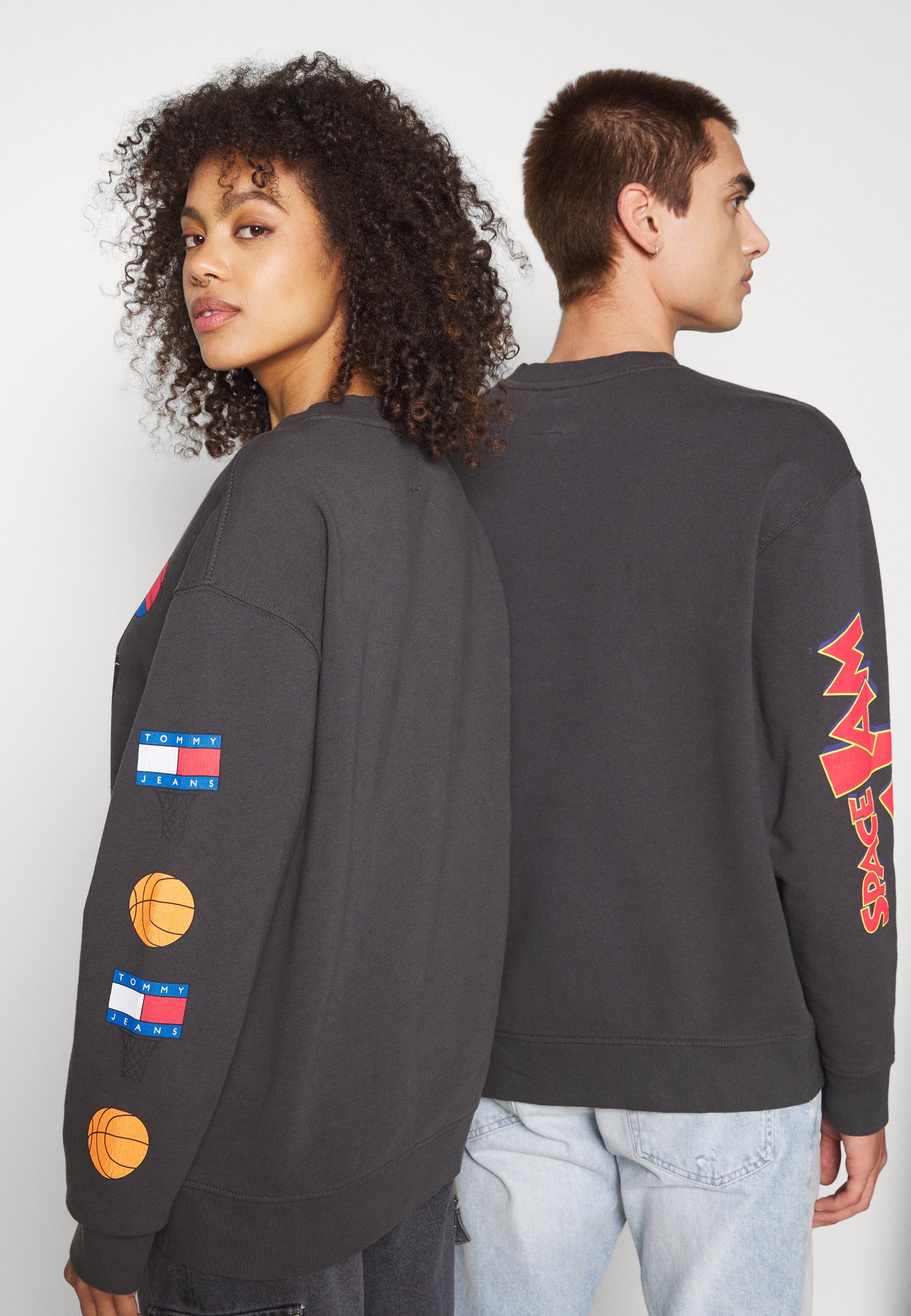 Tommy Jeans ABO TJU X SPACE JAM CREW 
