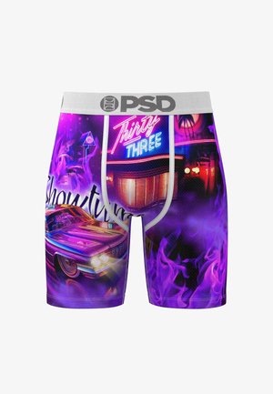 Fargerike boxershorts med et retro bilmotiv, neonlys tekst og en lilla, røykfylt bakgrunn. Laget av pustende stoff med elastisk midjebånd.