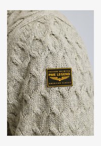 Vybráno, light grey melee