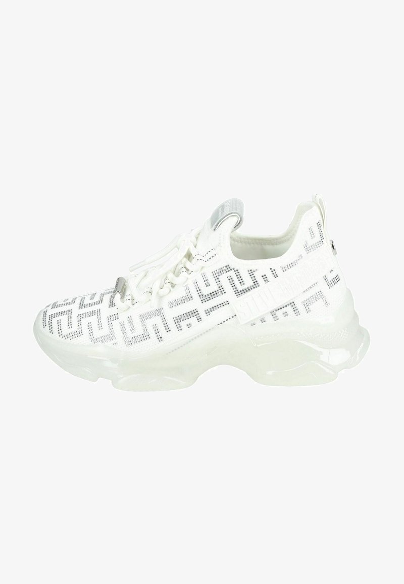 Zapatilla blanca con parte superior de malla transpirable que presenta un patrón geométrico en gris. Suela de goma transparente y acentos reflectantes en los cordones.