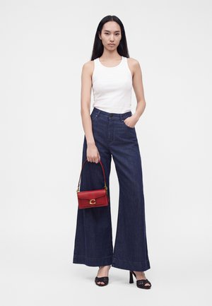 COACH, TABBY SHOULDER BAG - Sac à main - red