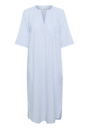 Robe en lin mélangé bleu clair avec des rayures verticales, décolleté en V, manches courtes et une poche poitrine. Coupe décontractée, longueur genou.