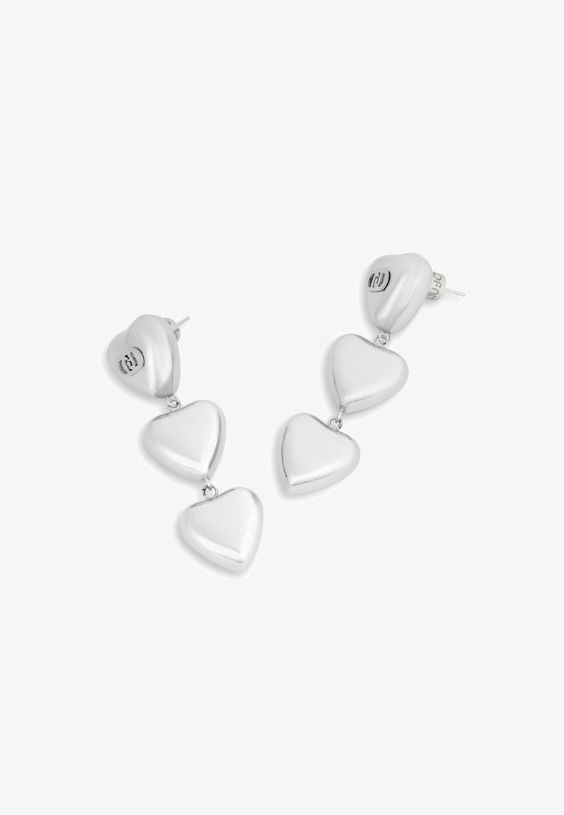 Srebrne kolczyki w kształcie serca z trzema połączonymi sercami, o wysokim połysku, z zapięciem typu post-back.