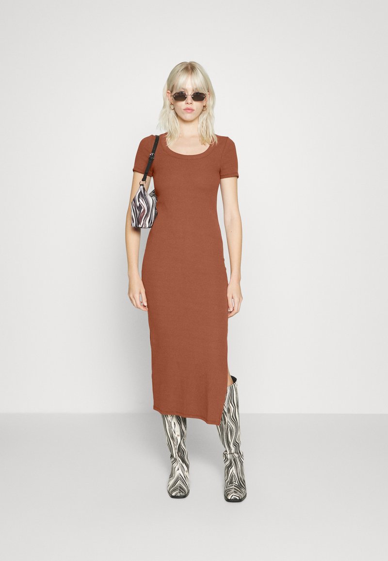 strapless open back dress ZARA || White Textured Bodycon Dress For Girls – FASHION MYST main image 1