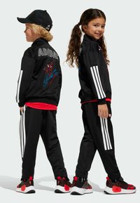 adidas Sportswear MARVEL SPIDER-MAN TIRO SUIT KIDS - Träningsset - black white