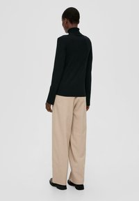 s.Oliver BLACK LABEL ROLLKRAGEN AUS MIX - Pullover - schwarz