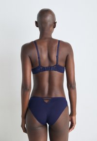 Chantelle PULP SPICE BRIEF - Kalhotky - midnight blue multico