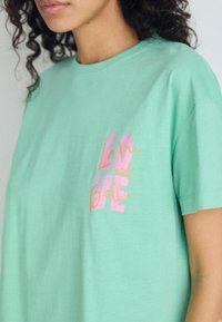 Hunkemöller BOXY R-NECK VIE - Νυχτικό - green