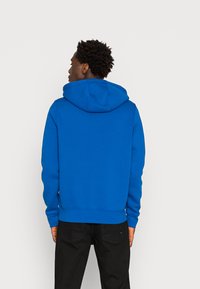 Tommy Hilfiger LOGO HOODY - Sweatshirt com capuz - greek isle blue