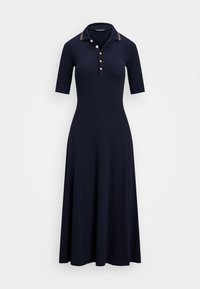 Μαρινί πολωτό φόρεμα με κοντό μανίκι, κολάρο, τρία χρυσά κουμπιά και αντίθετες ρίγες στις λεπτομέρειες του κολάρου. Λείο υφαντό ύφασμα.