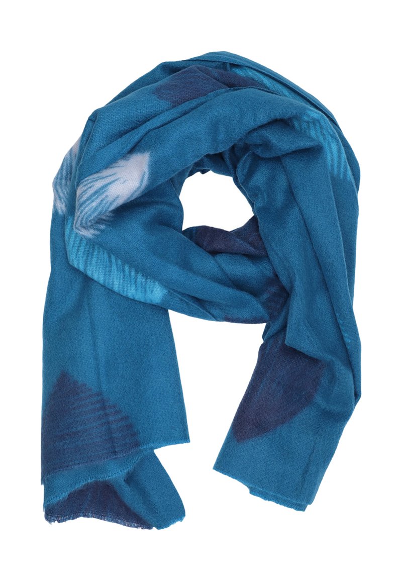 Sciarpa blu con motivi astratti in blu scuro e bianco, piegata allentatamente su uno sfondo bianco.