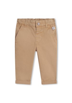 Pantaloni in cotone beige con design a gamba dritta, dotati di orlo arrotolato, tasche laterali e una piccola etichetta con logo vicino alla vita.